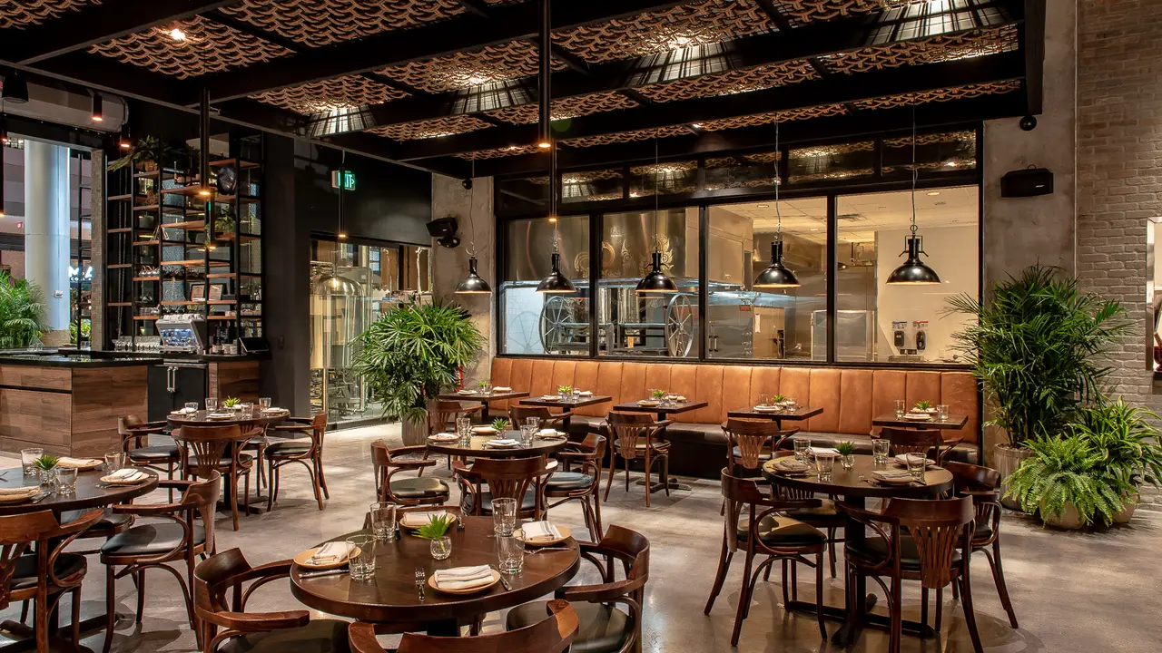 EST.33 Thai Craft Brewery & Kitchen, Miami, FL