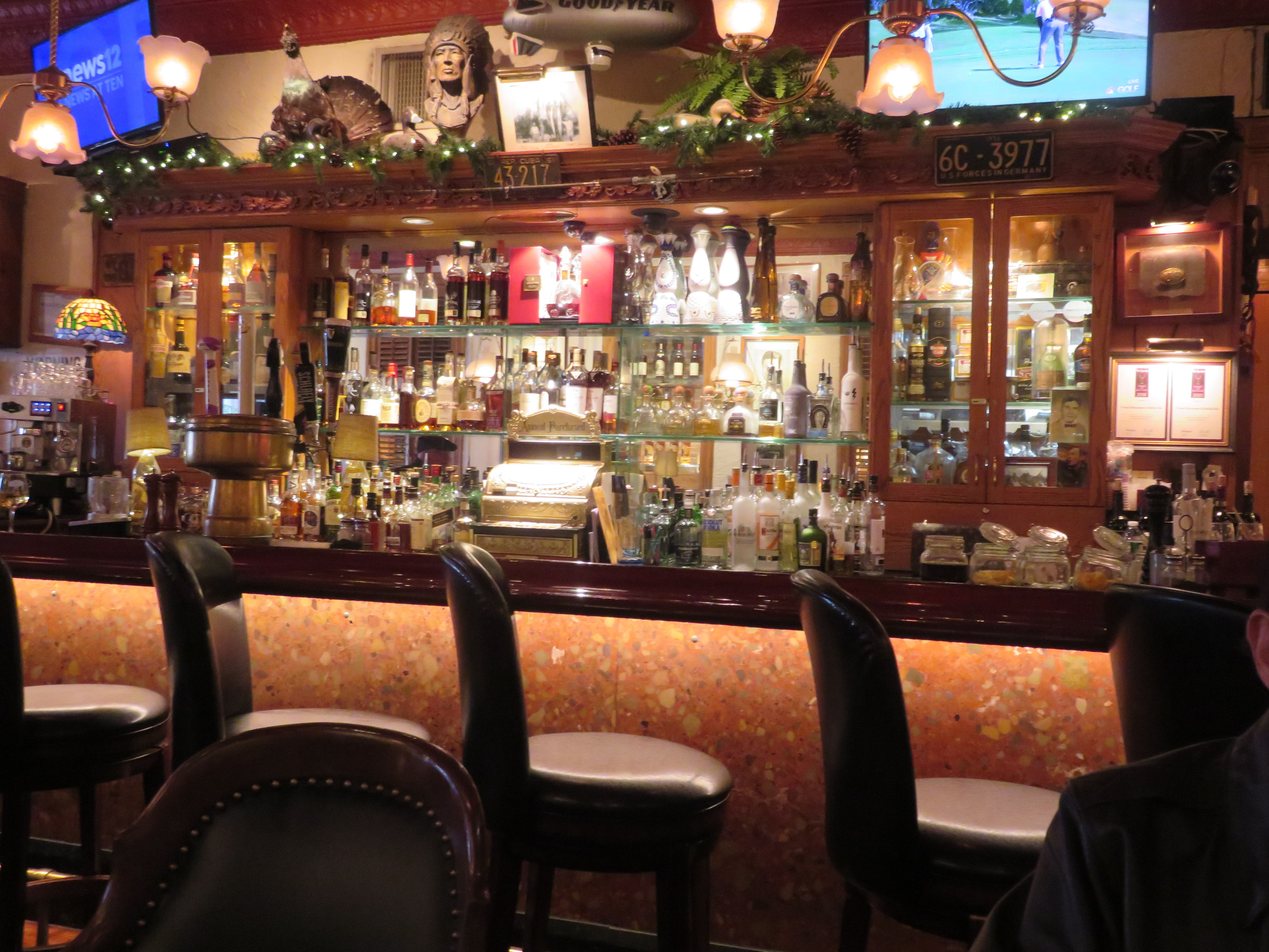 Tweeds Restaurant & Buffalo Bar | United States | Venue Report