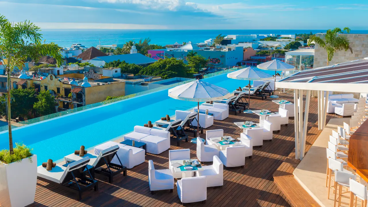 Fives Rooftop en el hotel The Fives Downtown. - LOLA Rooftop Restaurant, Playa del Carmen, ROO