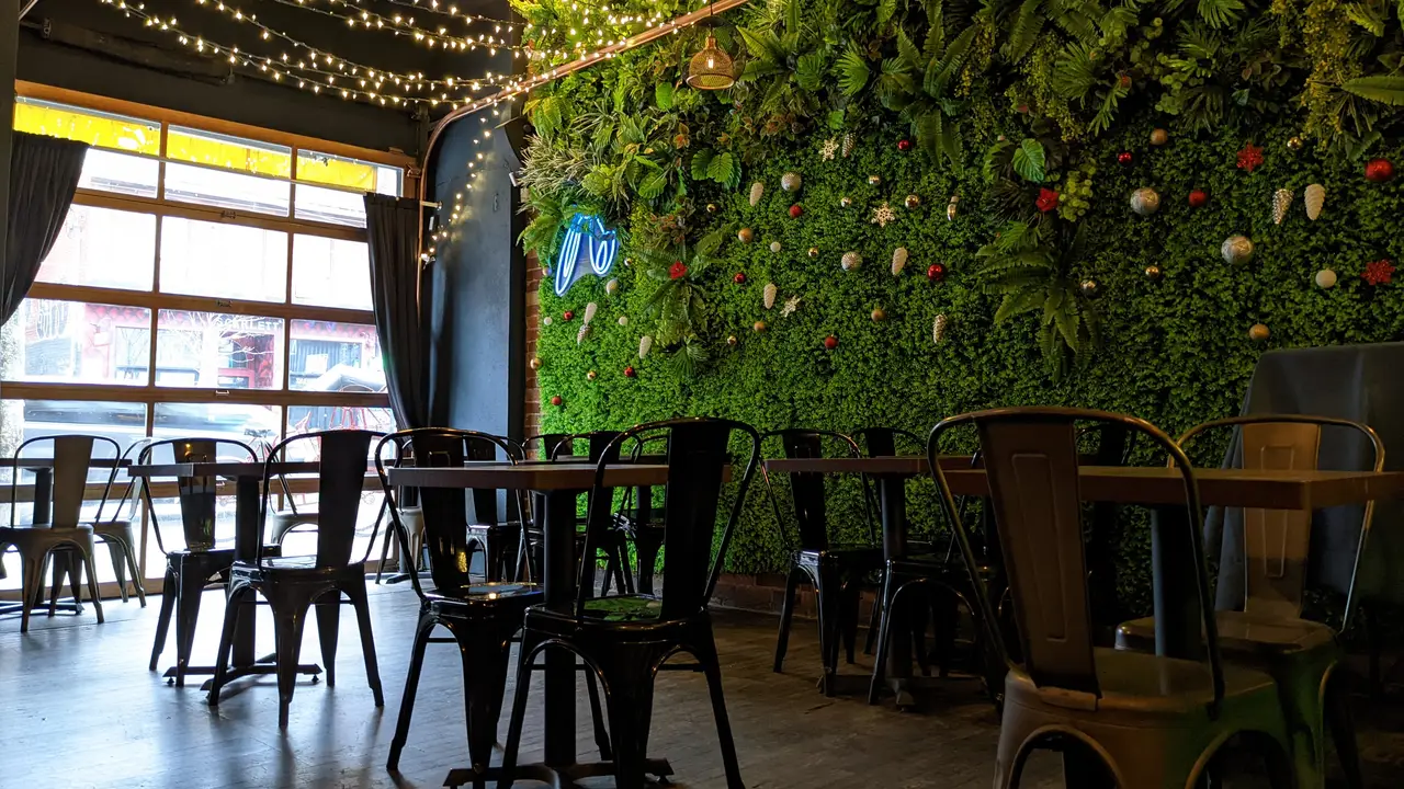 Misty Restaurant & Bar, Toronto, ON