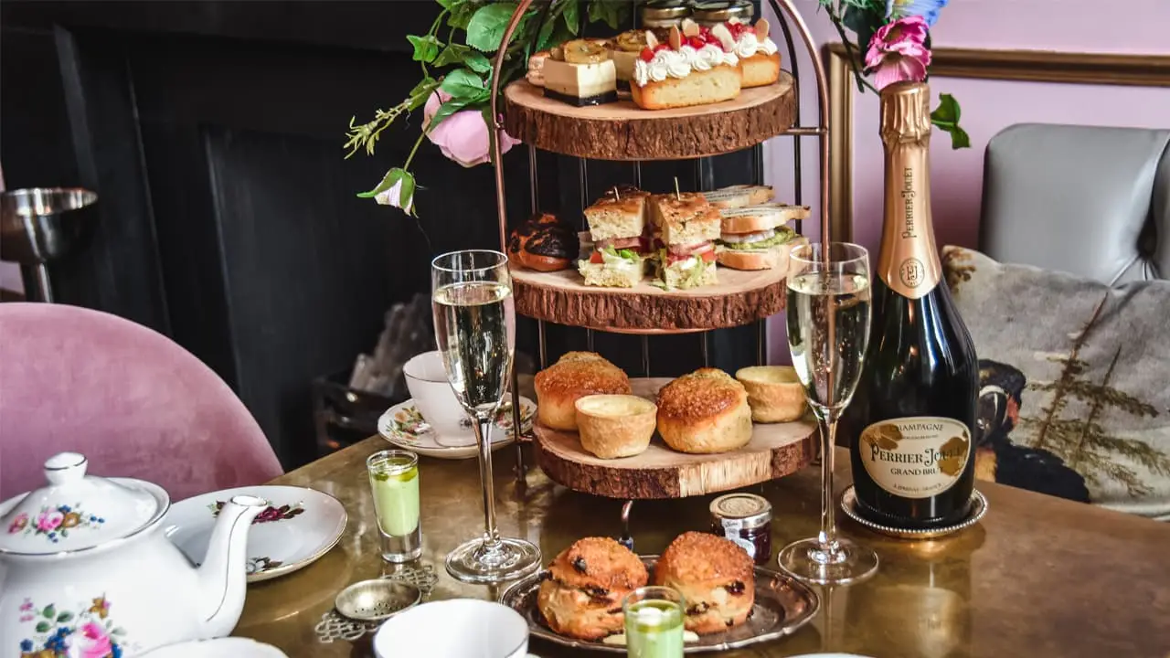Afternoon Tea at McLarens on the Corner, Edinburgh, Edinburgh