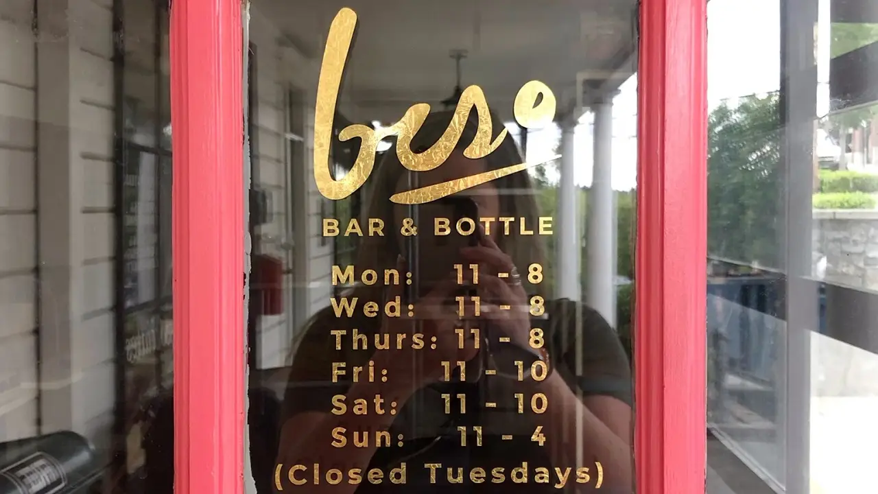 Beso Bar & Bottle, Lake Oswego, OR