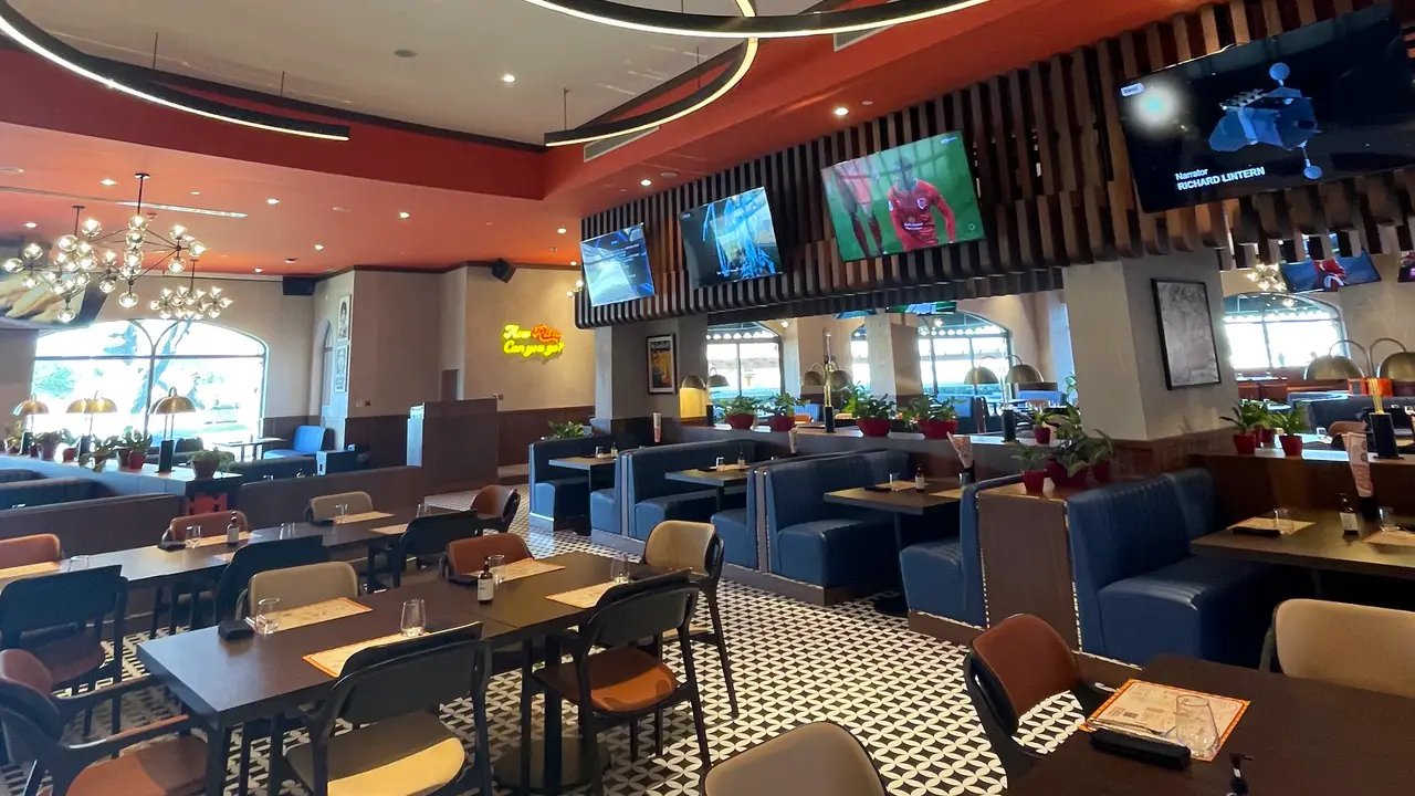 Public House - Marsa Malaz Kempinski, The Pearl - Doha, The Pearl - Qatar, Doha