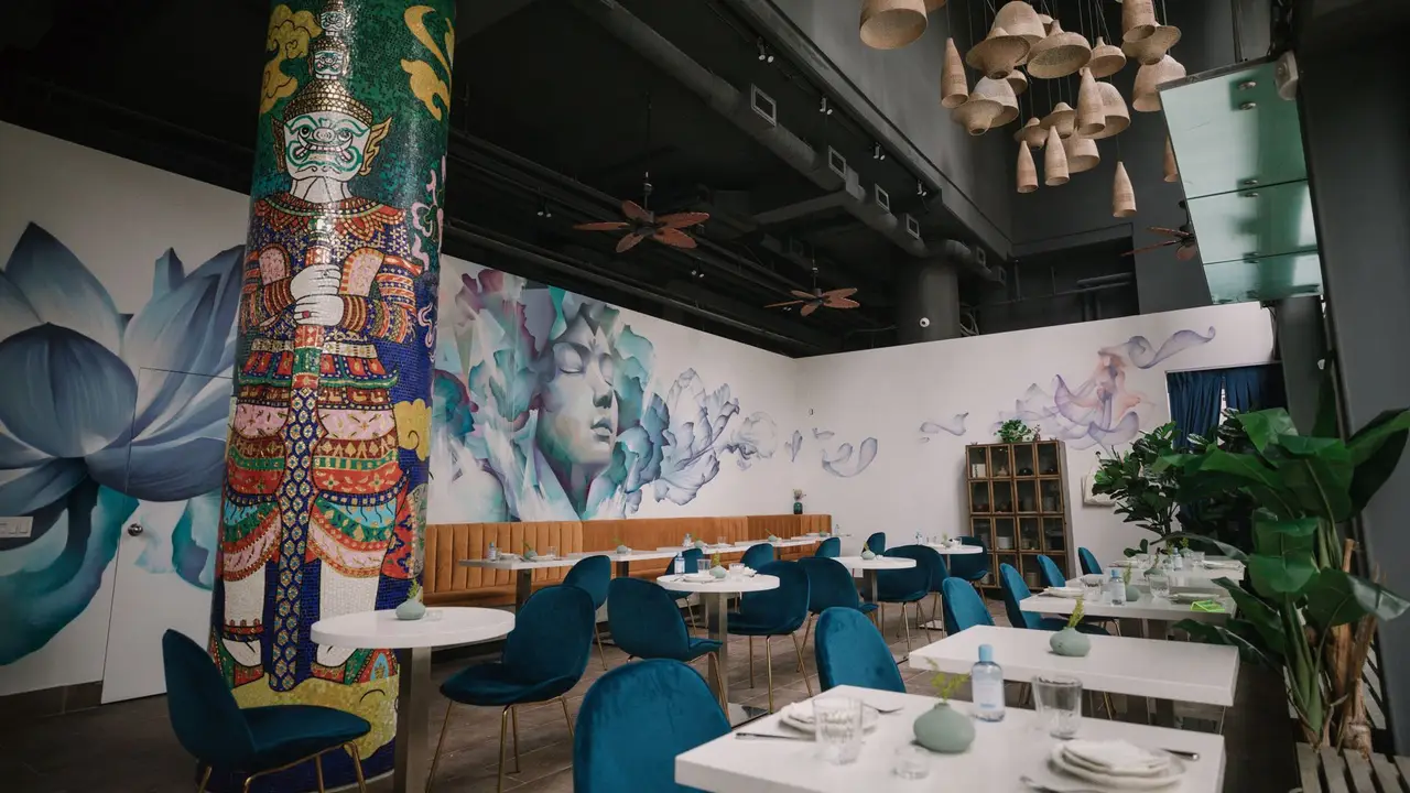 Tomyum Restaurant and Wine Bar, Toronto, ON