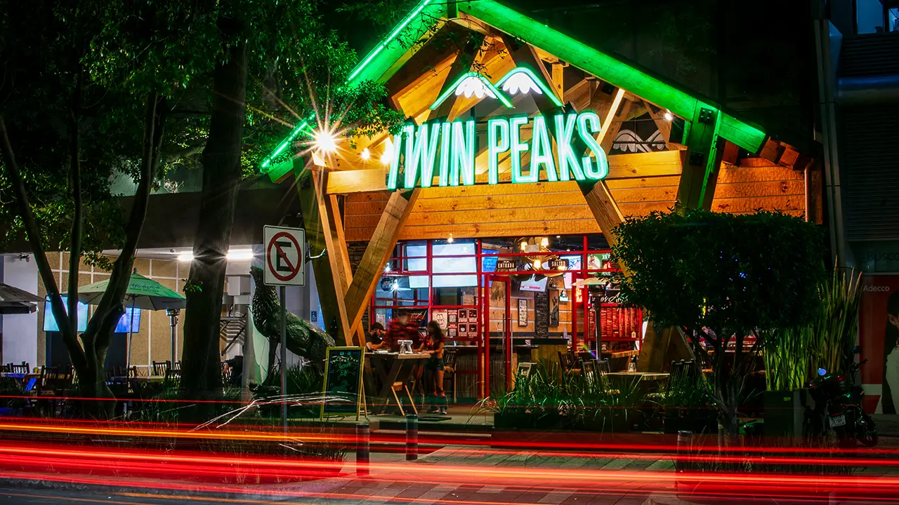 Twin Peaks - Miyana, Ciudad de México, CDMX