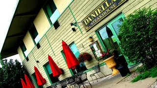 Una foto del restaurante Daniella's Steakhouse