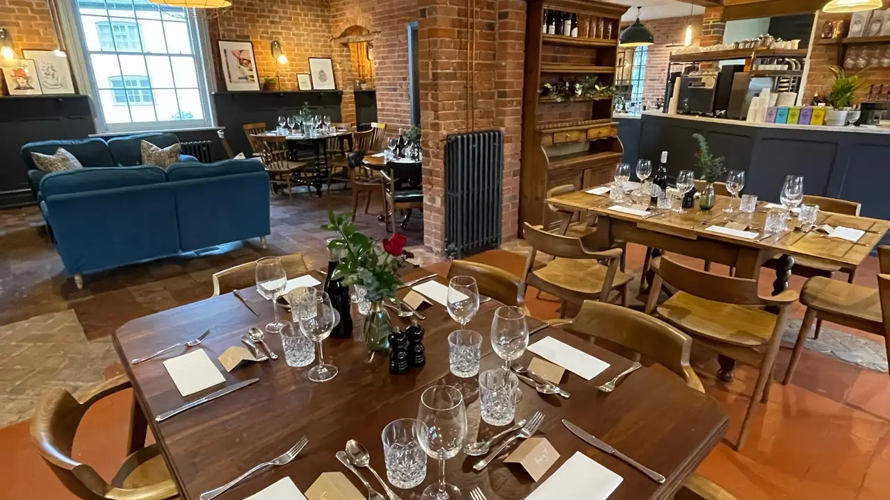 Artisan food and drink in the heart of Gilmorton - Morton's Bistro, Lutterworth, Leicestershire
