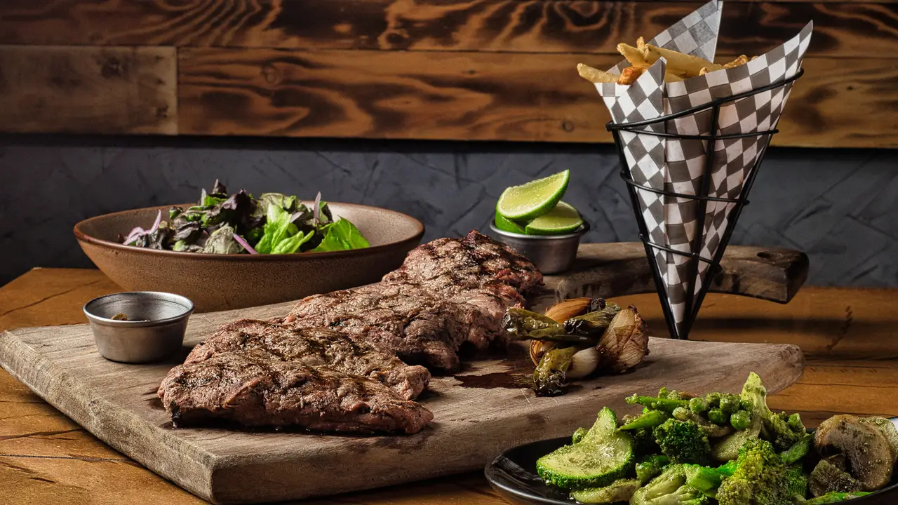 Hacha Bar, Beer and Grill, Altizapan de Saragoza, MEX