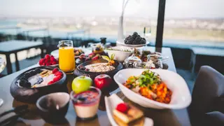 Une photo du restaurant Rooftop Brunch at Bonn Marriott Hotel