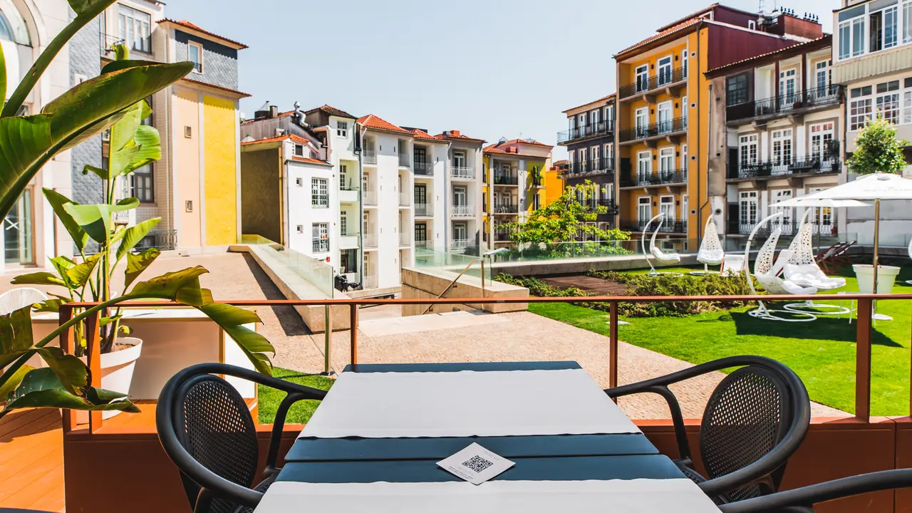 Terrace and Pátio View - Astoria Restaurant -InterContinental Porto Palacio das Cardosas, Porto, Porto