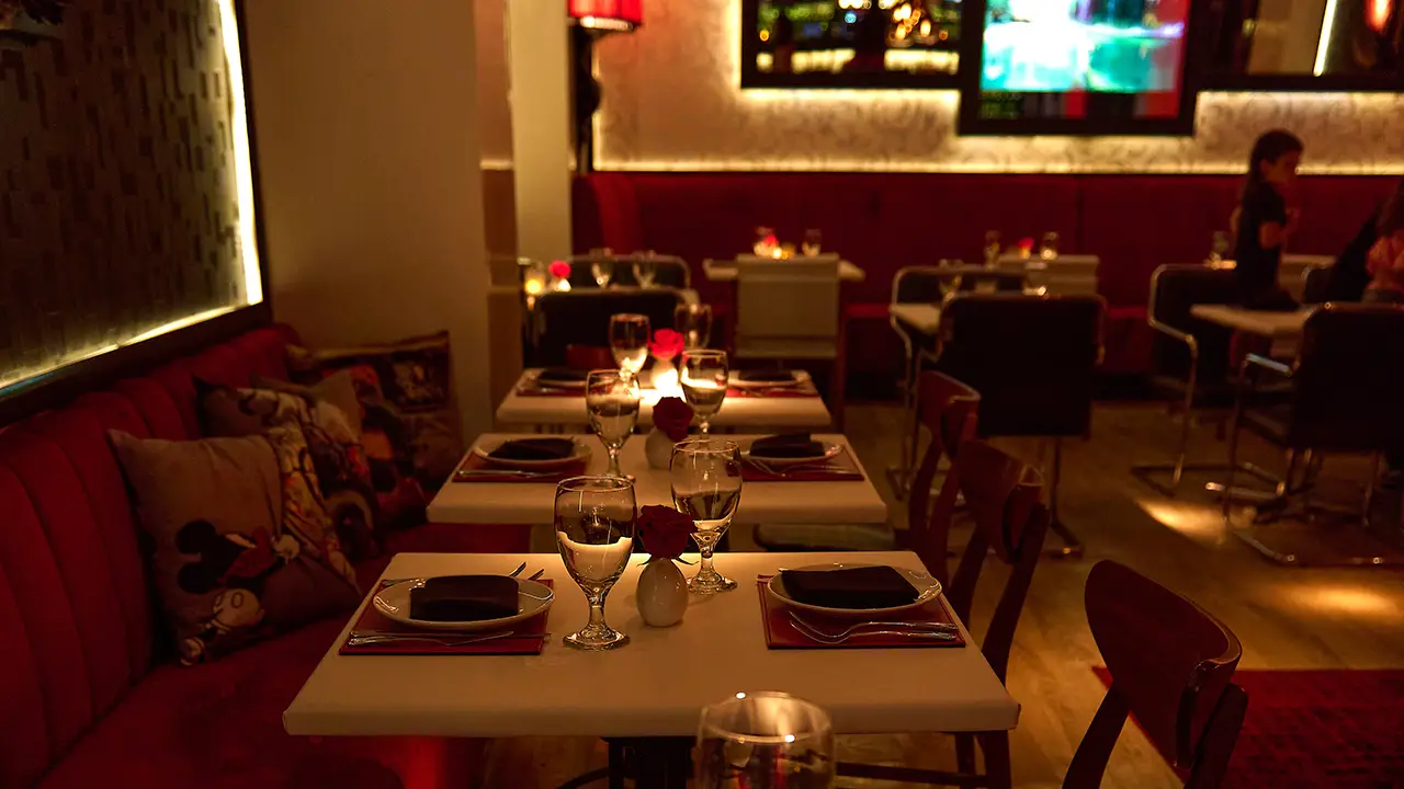 Lola - Lincoln - Lola Restaurant & Grill - Lincoln Rd. - Permanently Closed, Miami Beach, FL