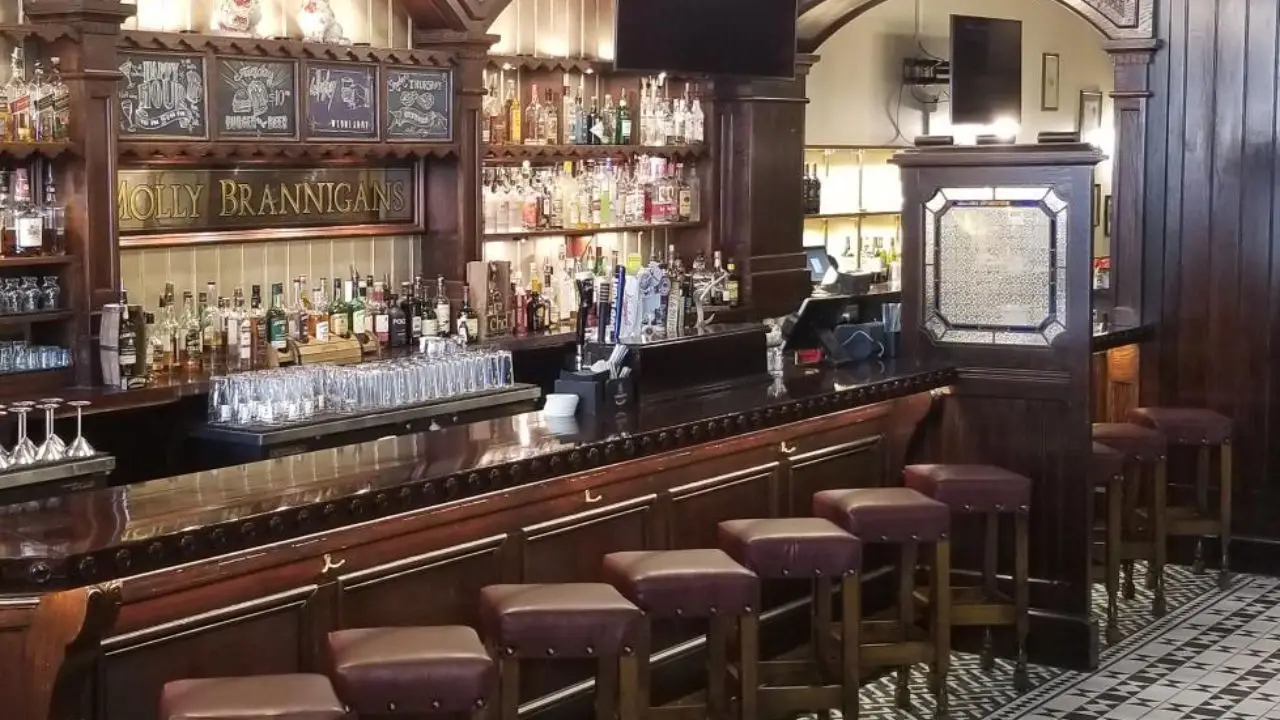 Molly Brannigans Irish Pub & Restaurant, Erie, PA