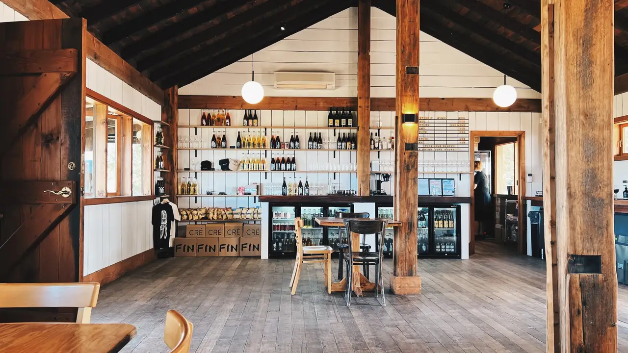 Fin Wines & Cré Wines, Dixons Creek, AU-VIC