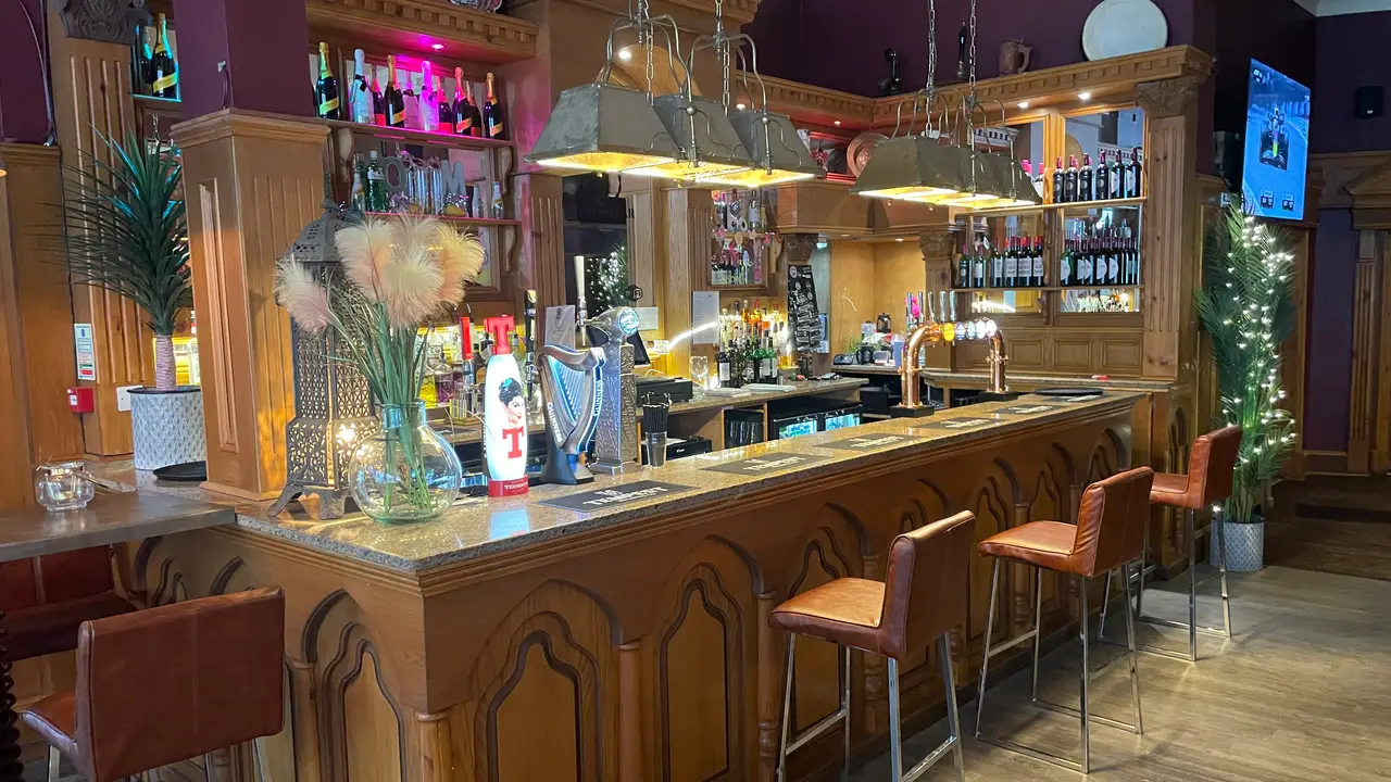 Bar ready and waiting come in and enjoy a drink! - The Braw Bear, Galashiels, Scottish Borders
