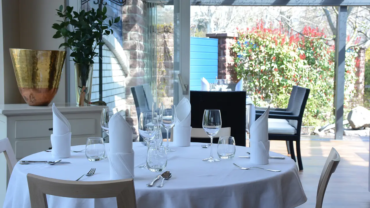 Almádi Yacht Club Kikötő Étterem, Balatonalmádi, Balatonalmadi