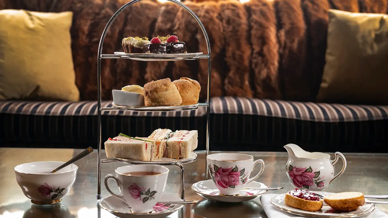 Afternoon tea at Duisdale House Hotel - Afternoon Tea at Duisdale House Hotel, Sleat, Isle of Skye