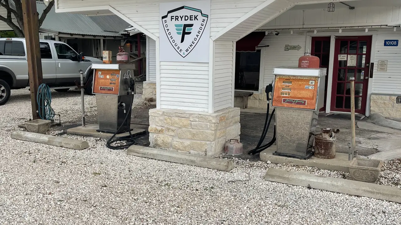 Frydek Roadhouse & Winegarden, Sealy, TX