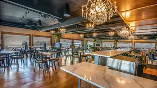 Una foto del restaurante Eight Settlers Distillery