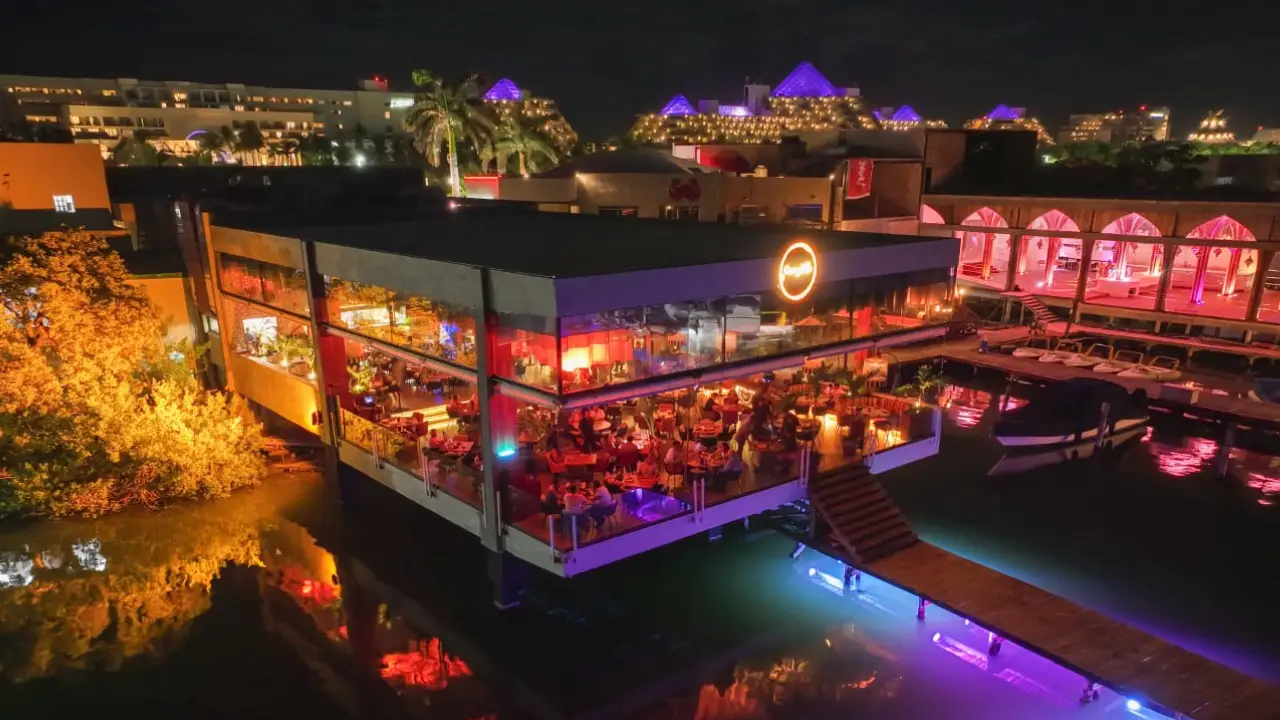 Carajillo Cancún, Cancún, ROO