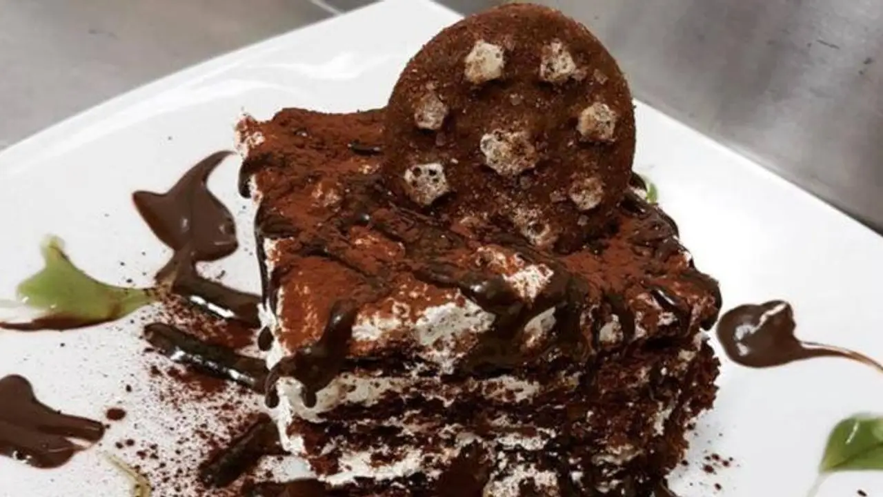 Revenge Pub and Grill, Naples, CM