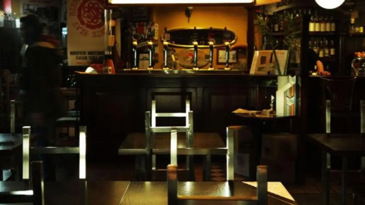 Clock Tower Pub, Bergamo, LO