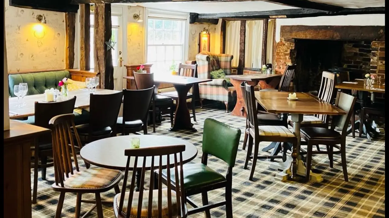 Nice &amp; cosy - The Red Lion Essex Sturmer