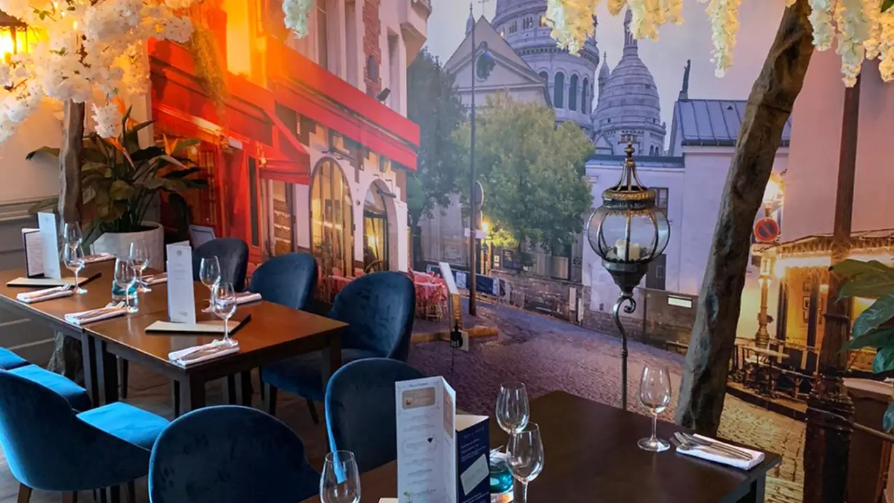 Paris Nottingham, Nottingham, ENG