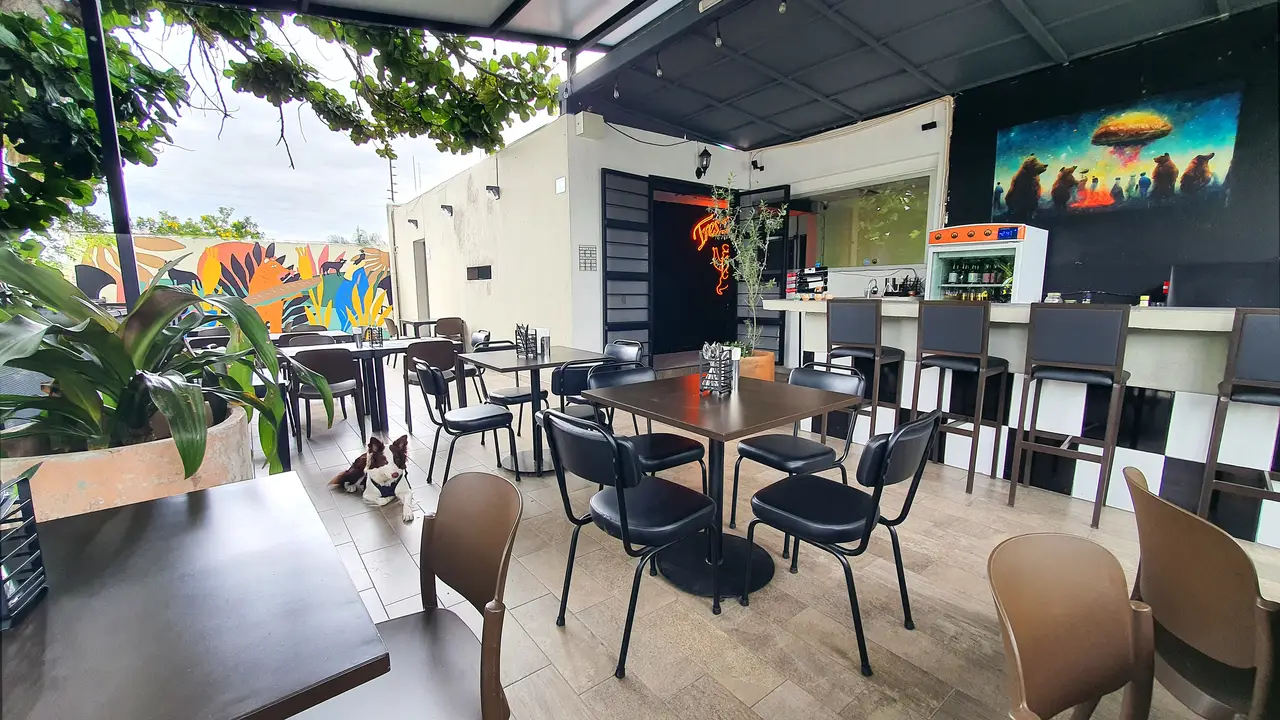 Terraza al aire libre en el corazón de la ciudad.  - Tres Bagos, Guadalajara, JAL