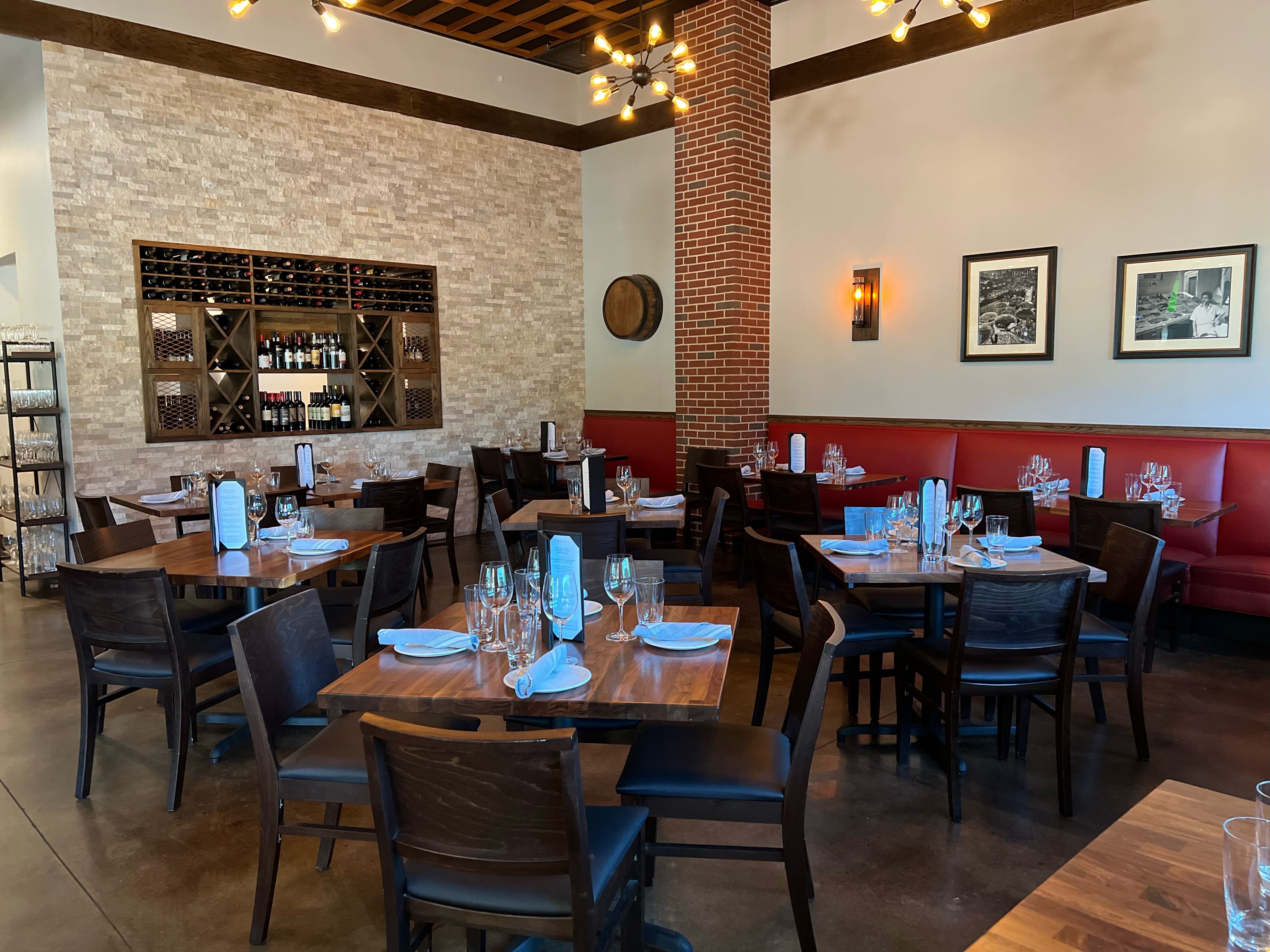 Stellini Trattoria interior