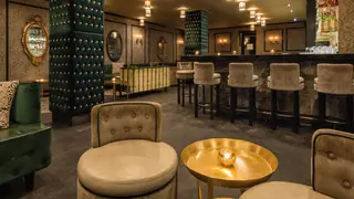 A photo of The Rickey Cocktail Lounge at Dream Midtown restaurant