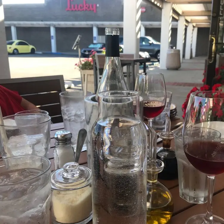 Outdoor Dining - De La Torre's Trattoria, Pleasanton, CA