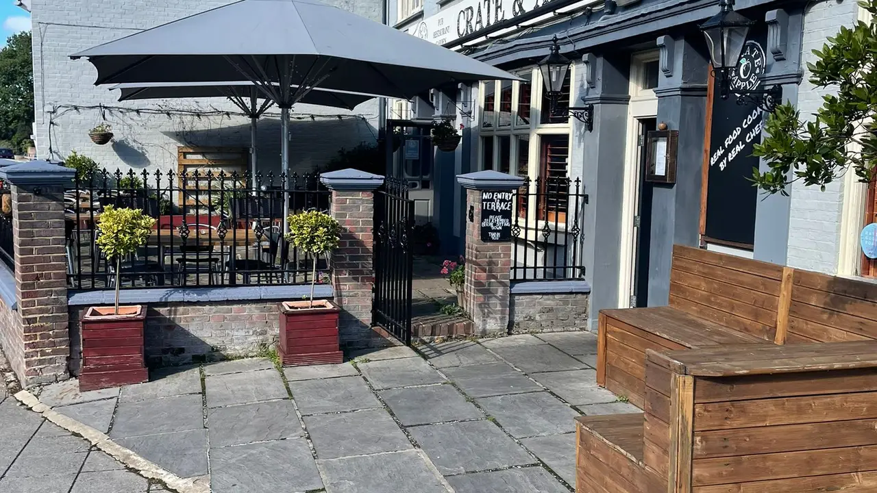 The Crate and Apple，West SussexChichester