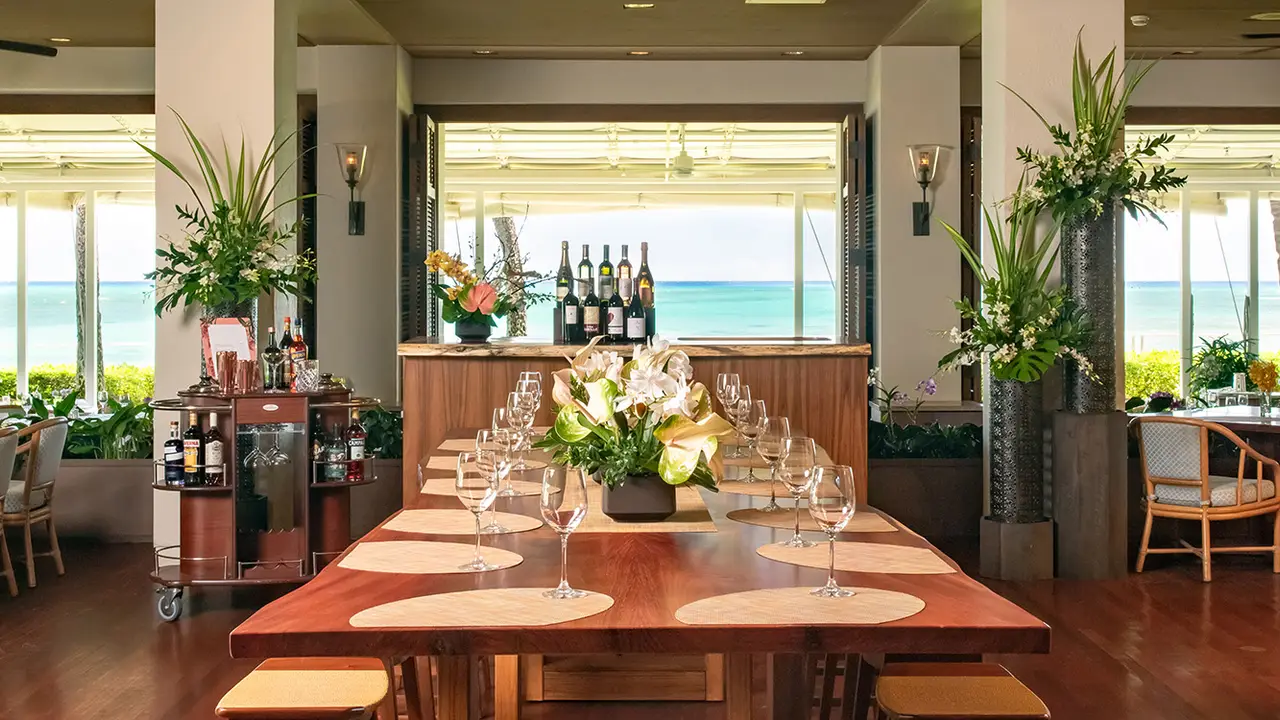 Cattleya Communal Table - Cattleya Wine Bar, Honolulu, HI