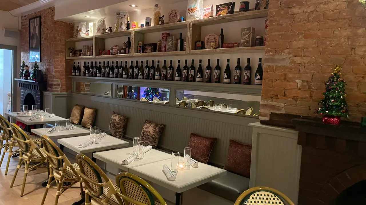 Warm, Cozy and Inviting - The Pasta Boss, New York, NY
