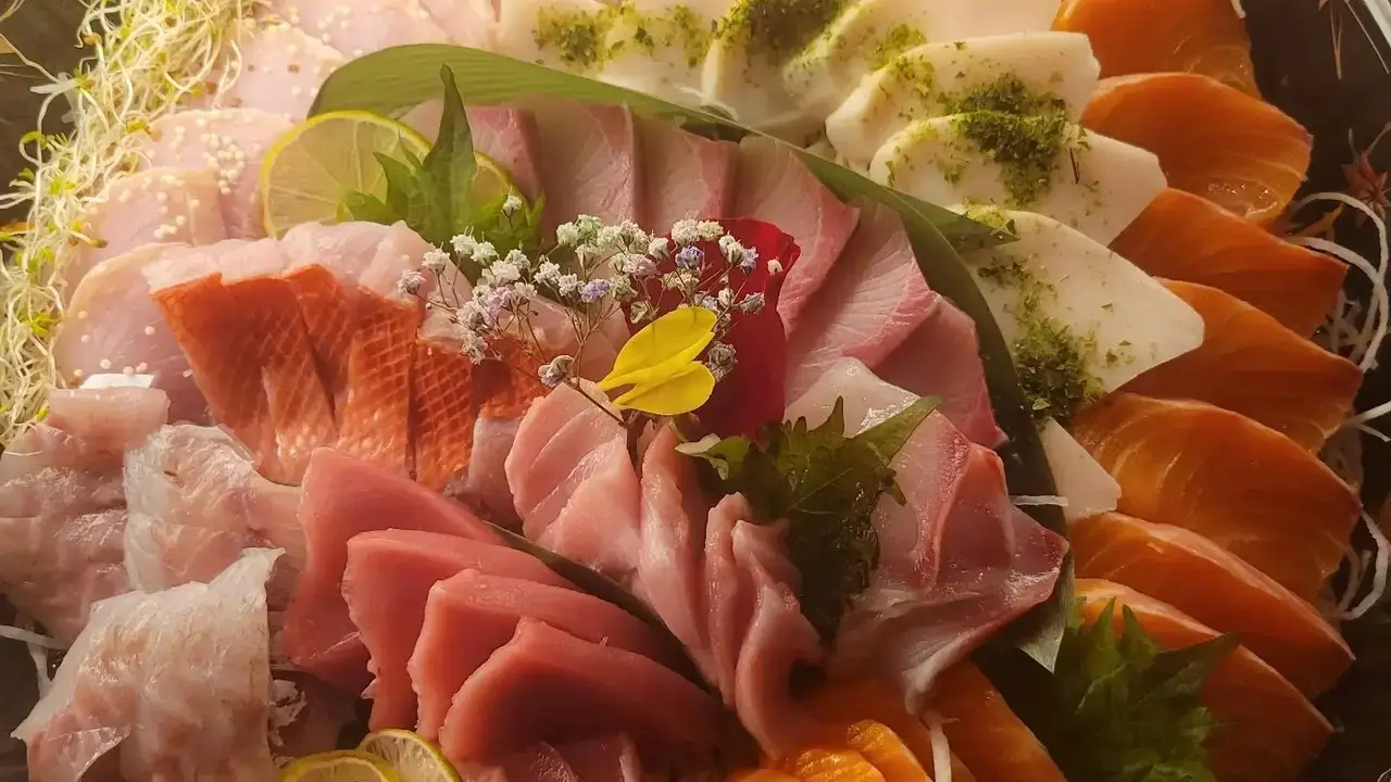 Moonga Sashimi, Edmonton, AB
