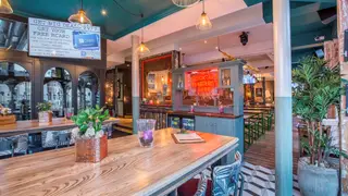 A photo of Rendezvous & Royal Oak Weymouth restaurant
