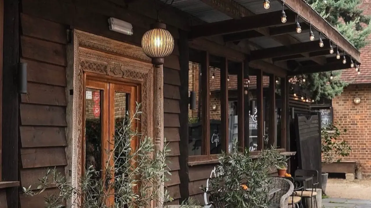 Beautiful Cafe in a stunning location of St Albans - Saffron’s Courtyard Café, St Albans, Hertfordshire