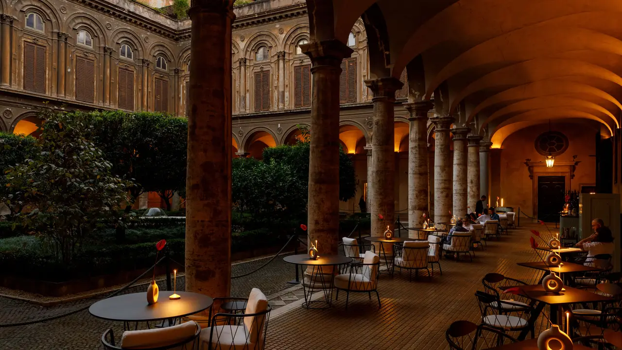 Chiostro Palazzo Doria Pamphilj - Caffè Doria, Roma, Citta Metropolitana di Roma