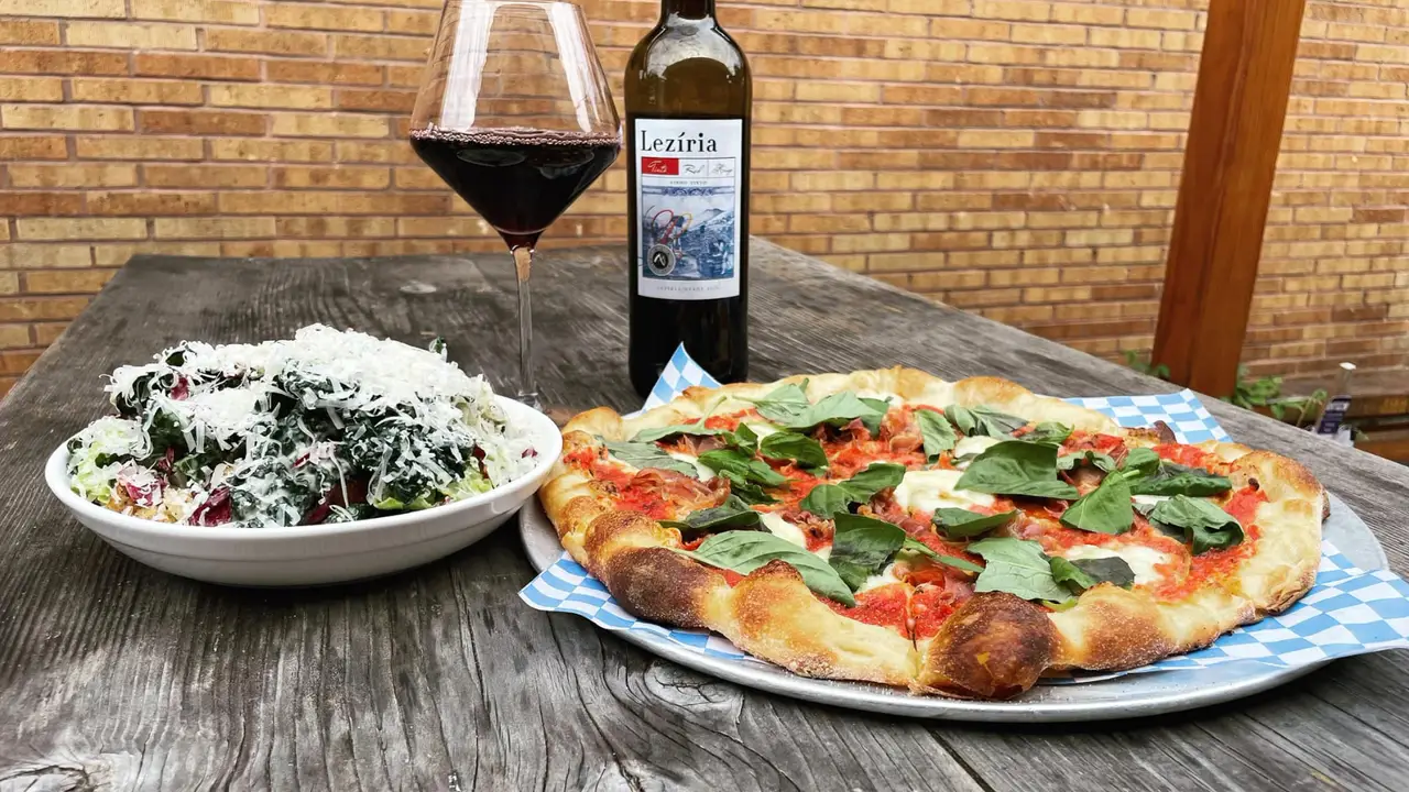 Le Petit Paquet, Shoreline, WA