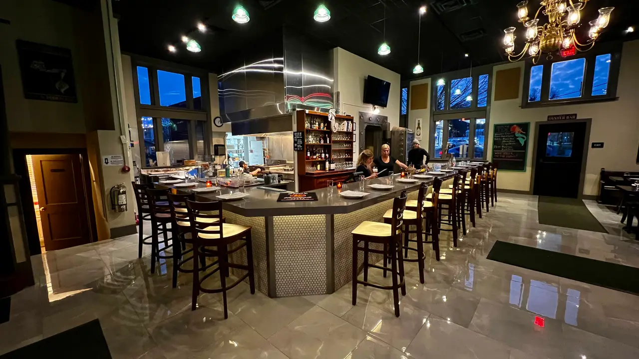 Picture of the cocktail oyster bar  - Farnsworth Cocktail Bar, Waterville, OH