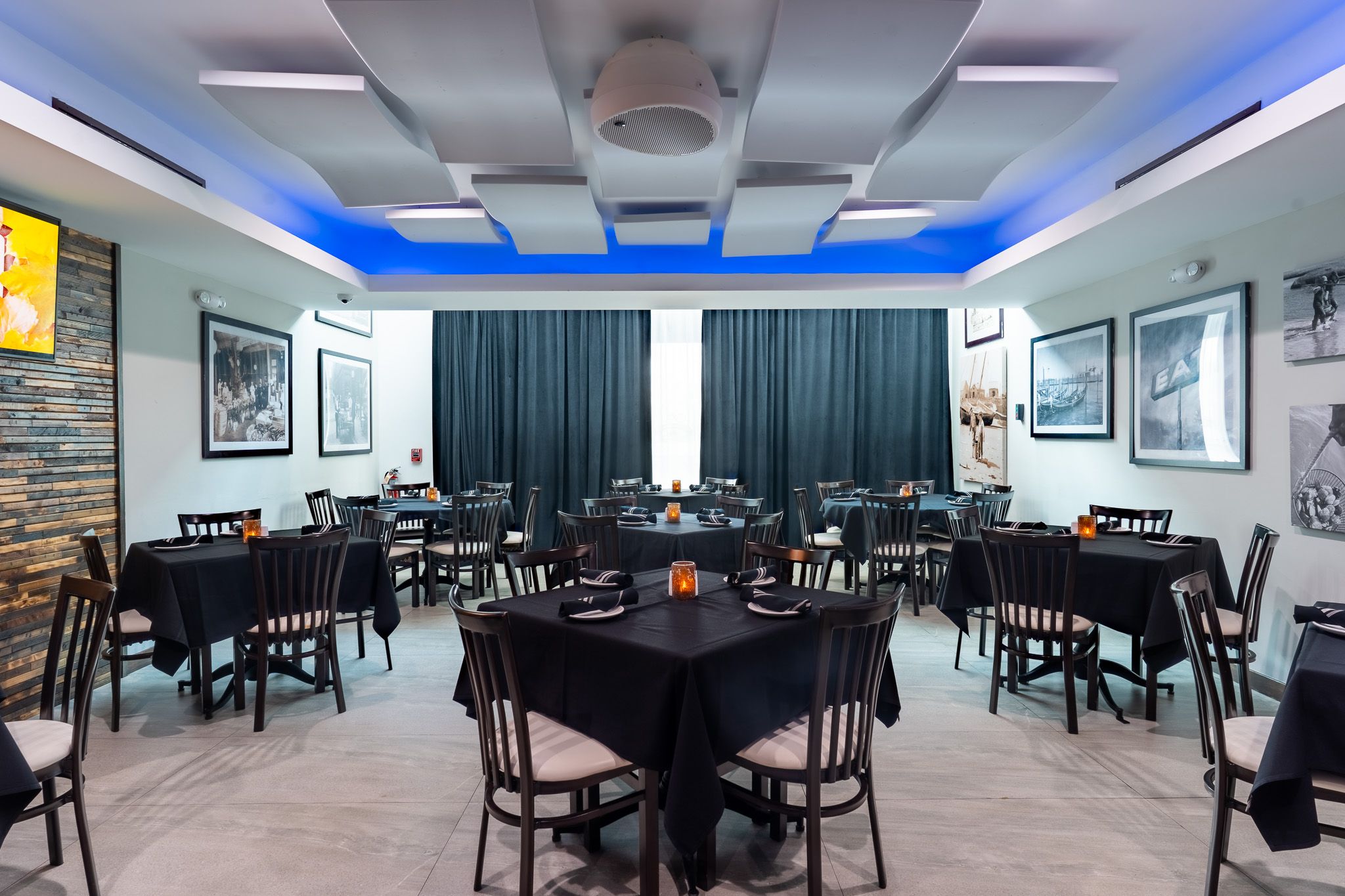 Anthony's Clam House interior