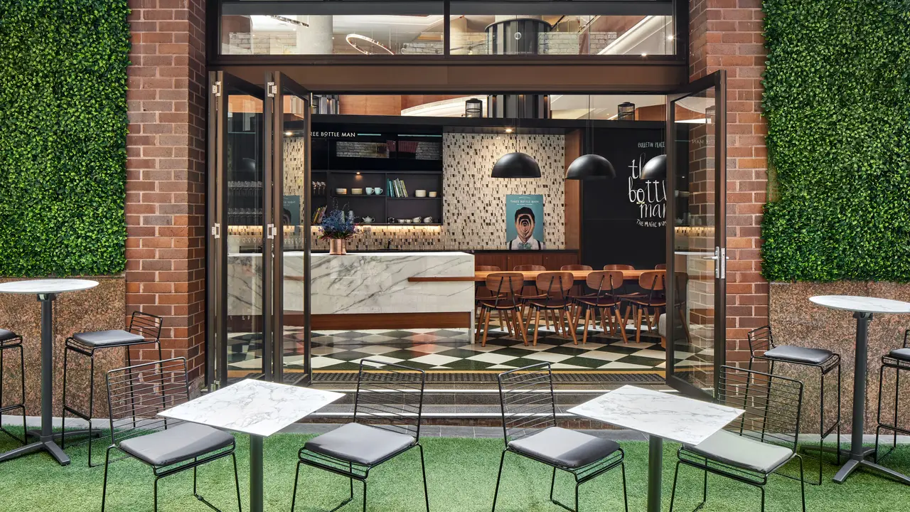 Three Bottle Man, Sydney, AU-NSW
