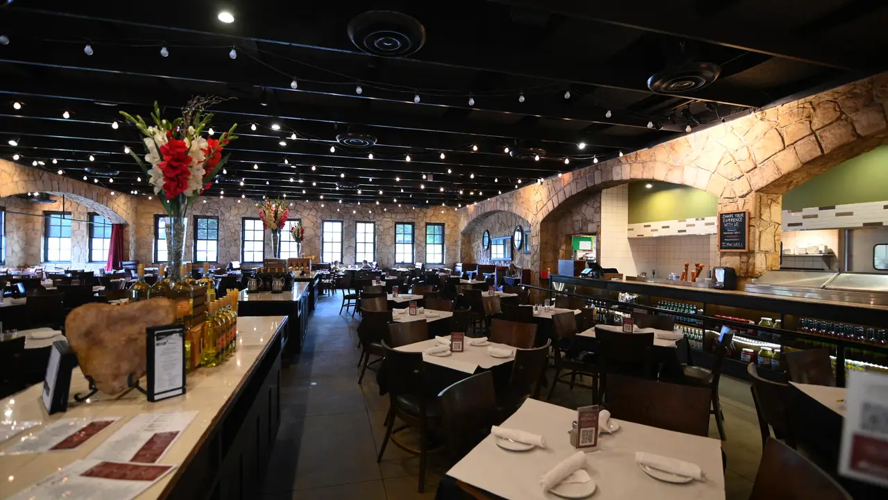 Restaurant Profile Photo - Romano's Macaroni Grill - North Olmsted, North Olmsted, OH