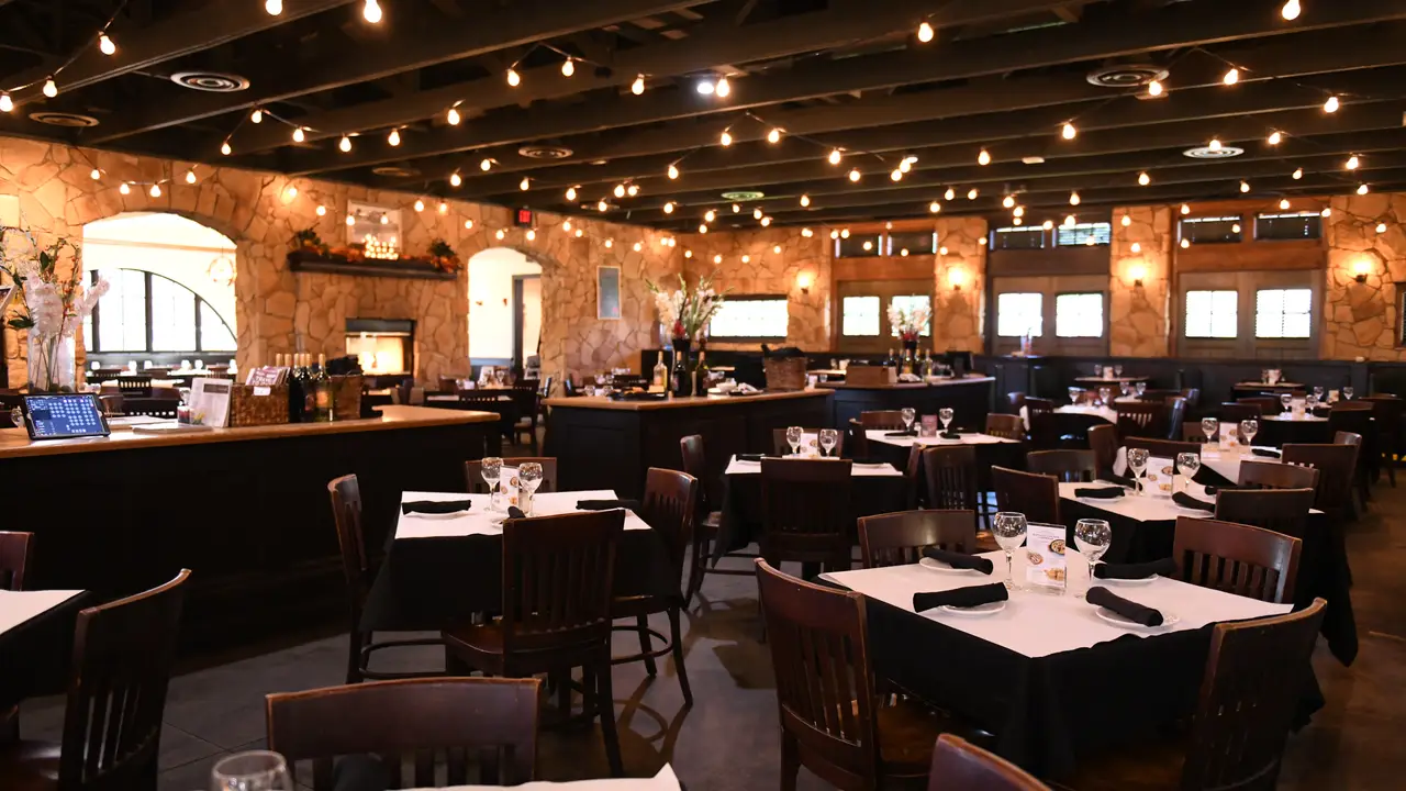 Restaurant Profile Photo - Romano's Macaroni Grill - Reno, Reno, NV