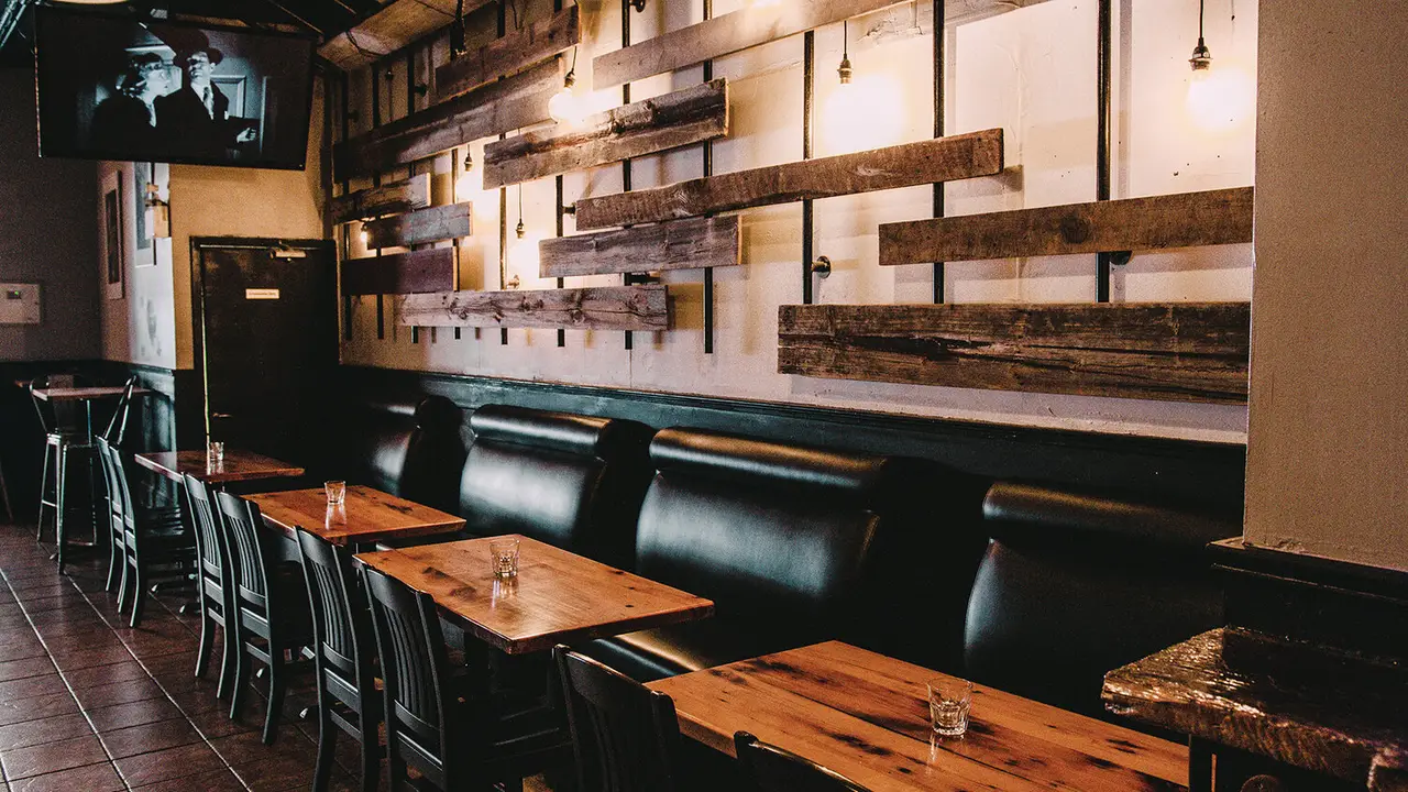 Bar Hop - Craft Beer, Whisky &amp; Comfort Food   - Bar Hop Session, Toronto, ON