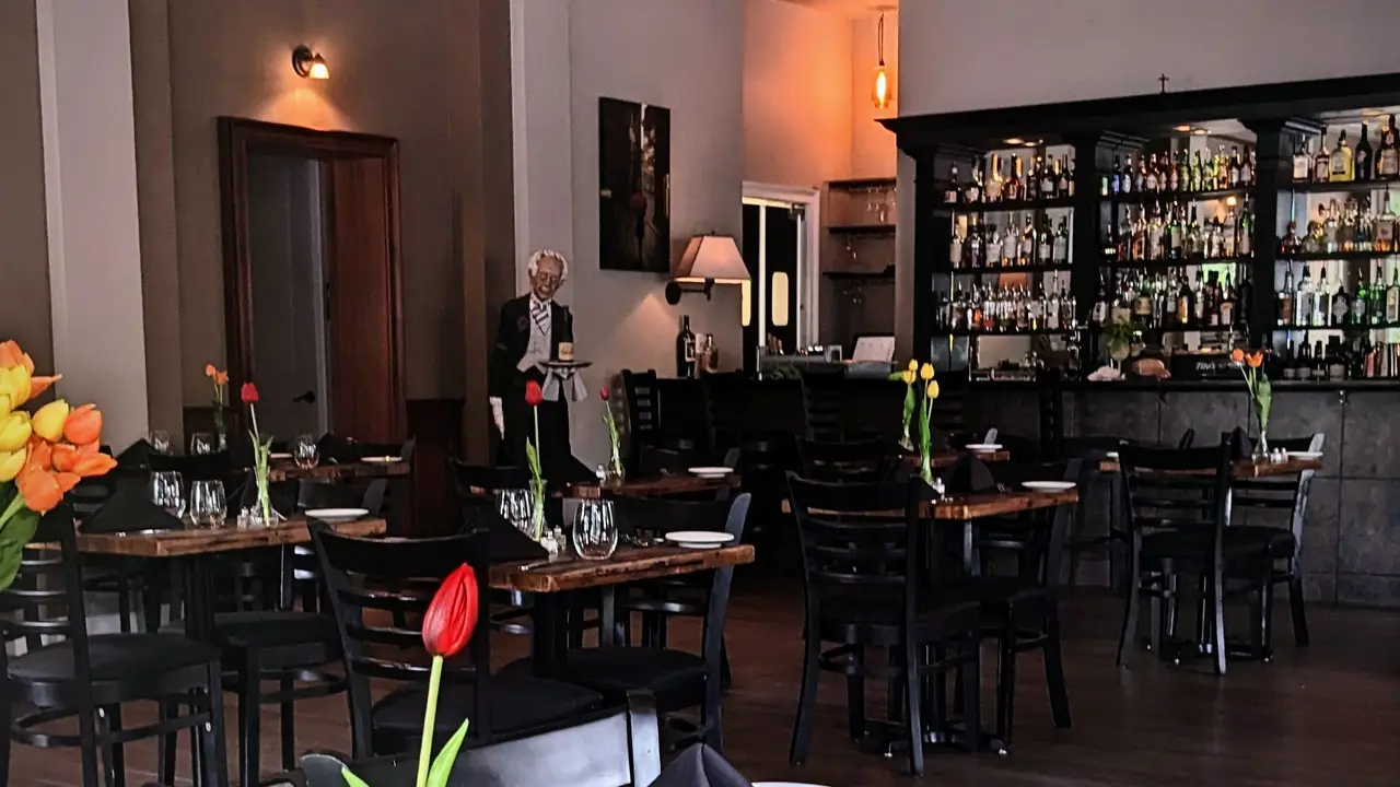 Main dining room - 481 Gourmet, Sarasota, FL
