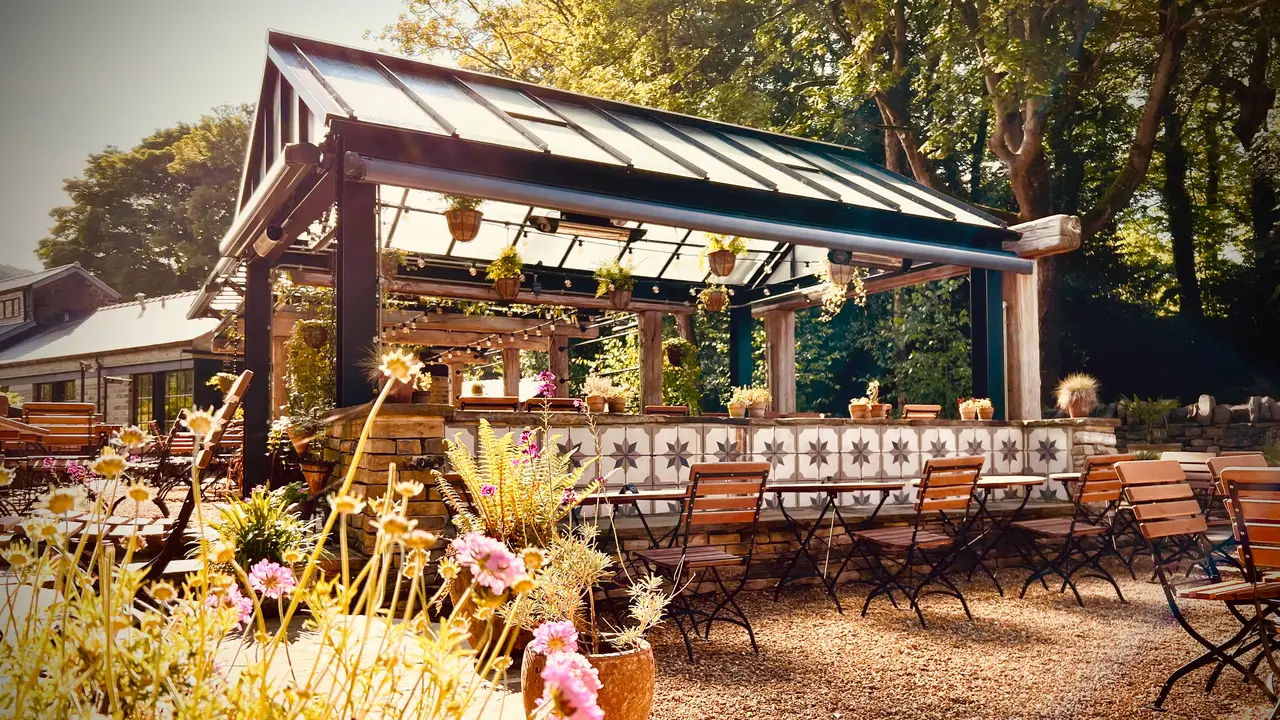 Devour – Outdoor Dining, Holmfirth, West Yorkshire
