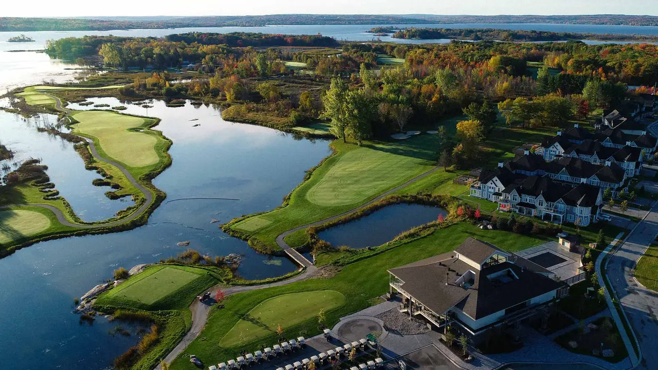 Oak Bay - The Clubhouse Restaurant - Oak Bay Golf Club, Port Severn, ON