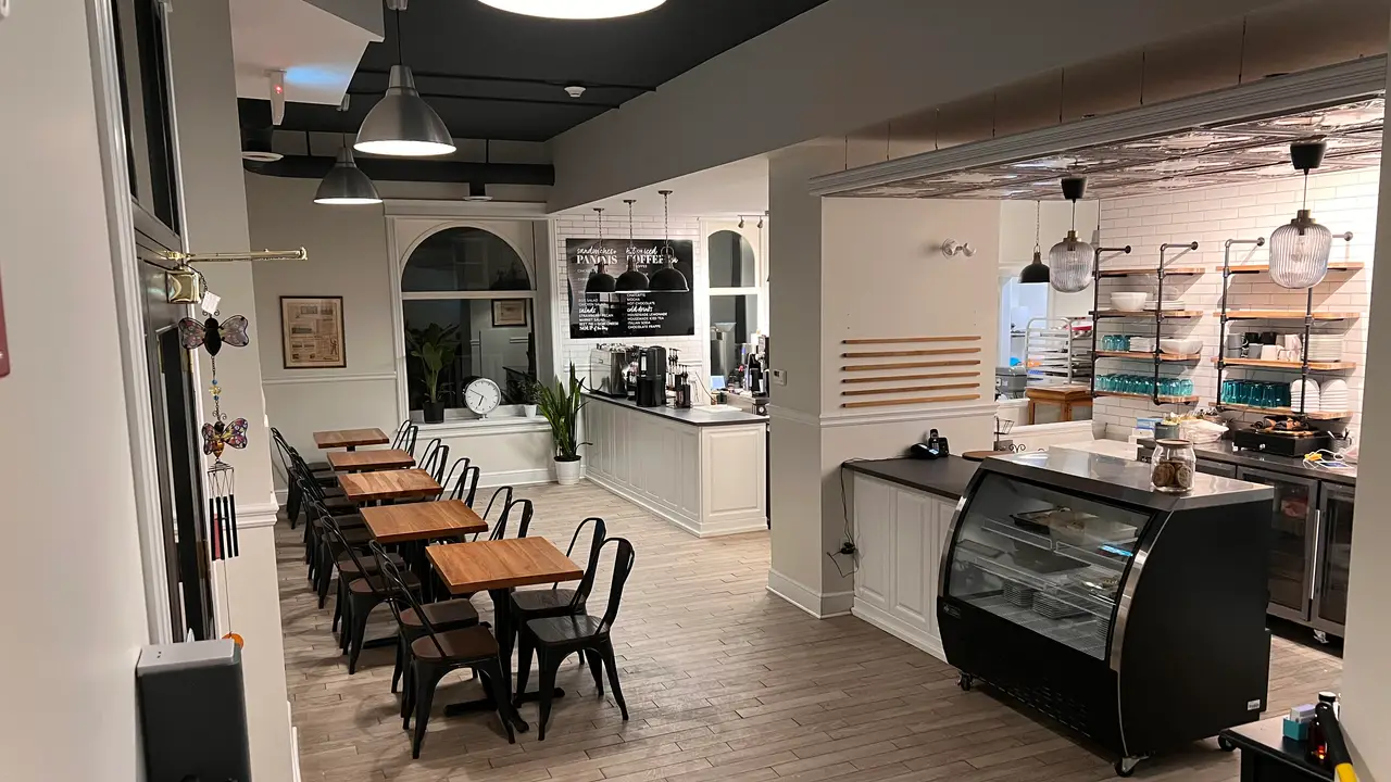 C'est Tout Bakery & Bistro, Smiths Falls, ON