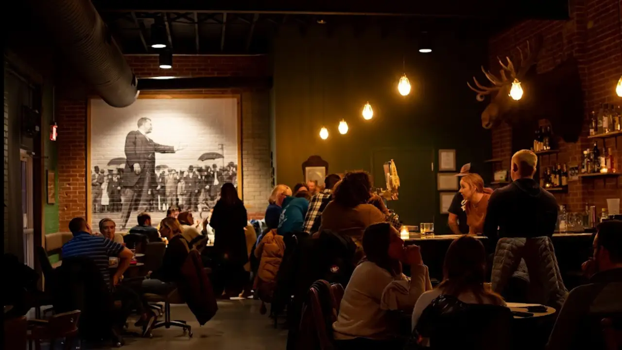 Teddy Roosevelt awaits your presence! - The Bull Moose, Omaha, NE
